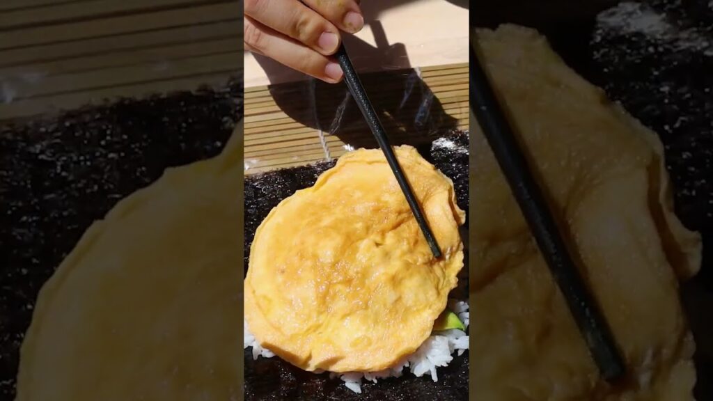 An Interesting Way to Eat TUNA RICE 😲 #helenrecipes #tuna #tunarice #shorts